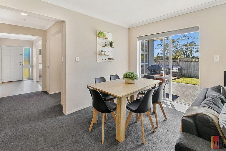 Photo of property in 50 Stranraer Crescent, Wattle Downs, Auckland, 2103