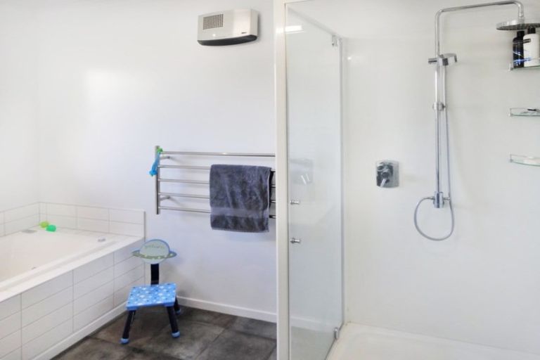 Photo of property in 8 Lochburn Avenue, Glenorchy, 9372