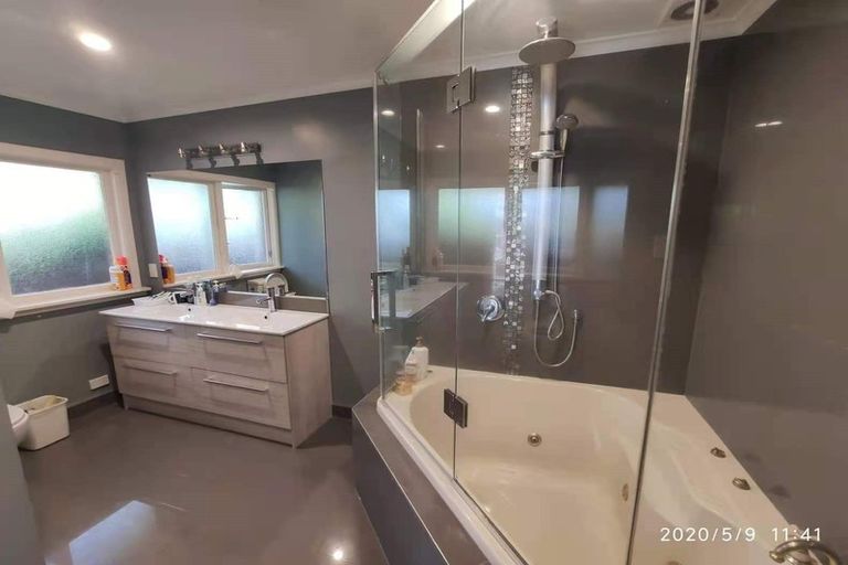 Photo of property in 56 Memorial Avenue, Ilam, Christchurch, 8053