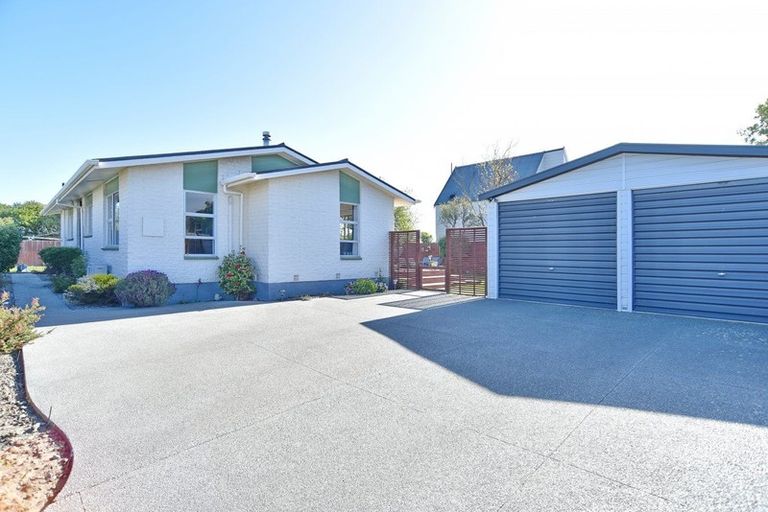 Photo of property in 10b Karlaw Place, Parklands, Christchurch, 8083