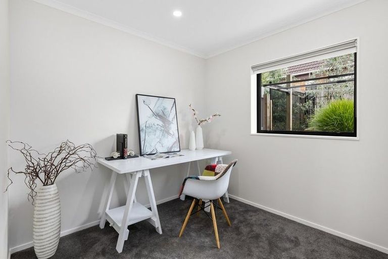 Photo of property in 4225b Great North Road, Glendene, Auckland, 0602