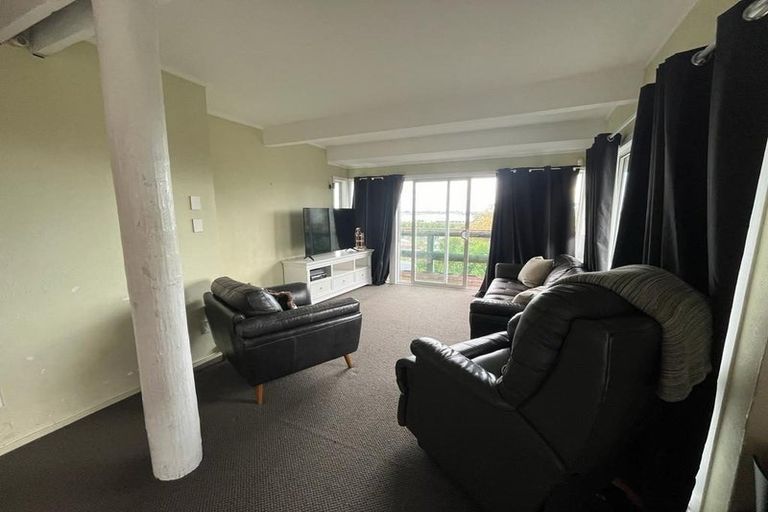 Photo of property in 34 Ellesmere Crescent, Pakuranga Heights, Auckland, 2010