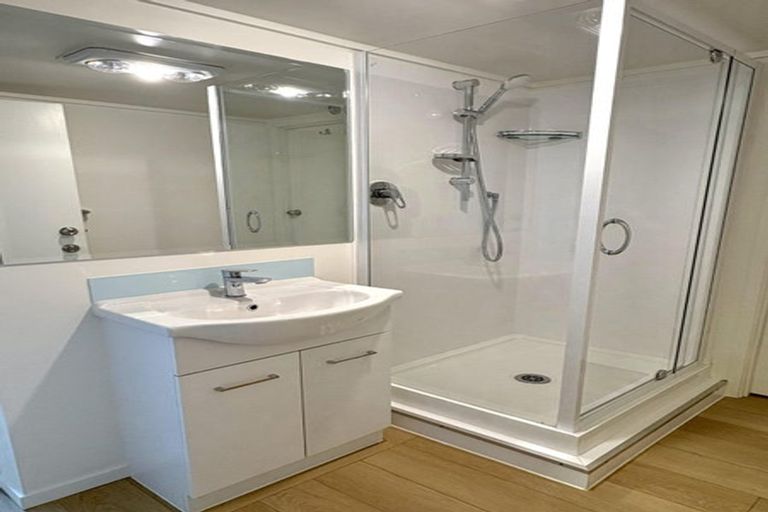 Photo of property in 1/307 East Coast Road, Mairangi Bay, Auckland, 0630