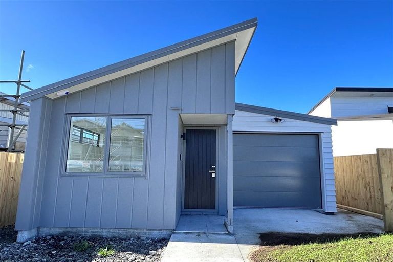 Photo of property in 38 John Gray Street, Papakura, 2110