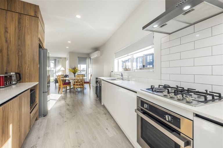 Photo of property in 2 Turehu Road, Papakura, 2110