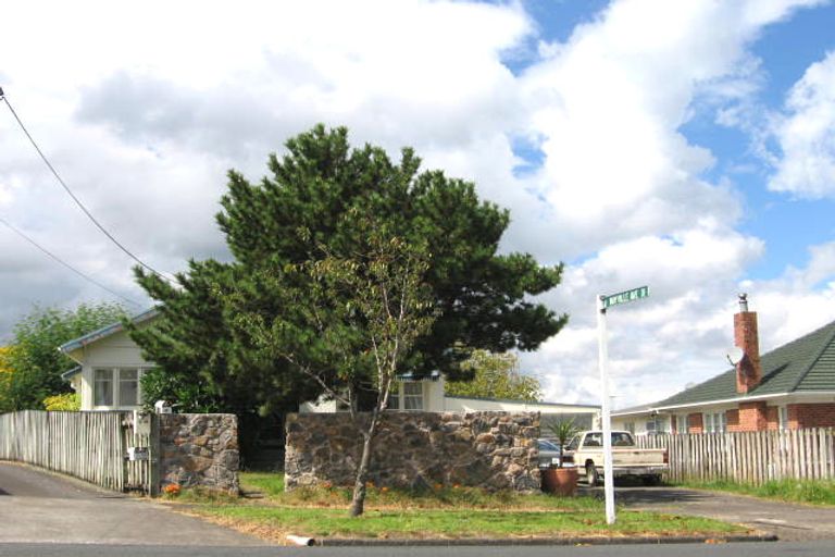 Photo of property in 98 Astley Avenue, New Lynn, Auckland, 0600