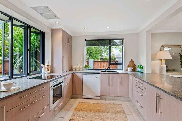 Photo of property in 21 Scotston Avenue, St Albans, Christchurch, 8052