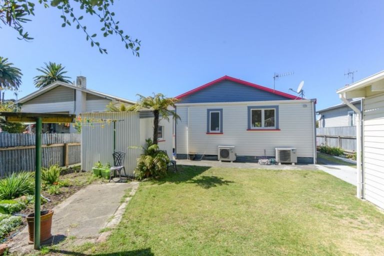 Photo of property in 4 Vigor Brown Street, Napier South, Napier, 4110