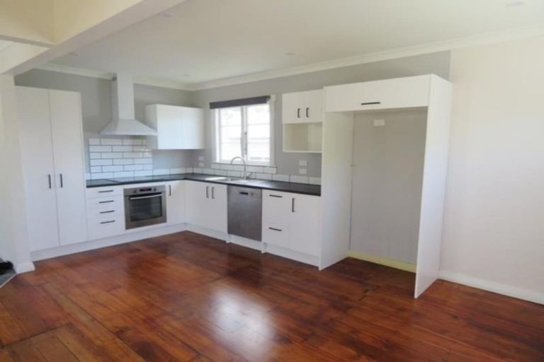Photo of property in 16 Gaine Street, New Plymouth, 4310
