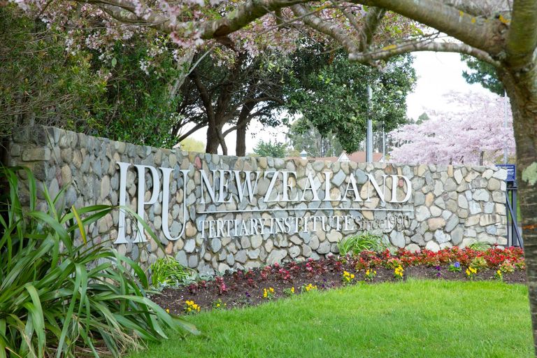 Photo of property in 26 Silicon Way, Fitzherbert, Palmerston North, 4410