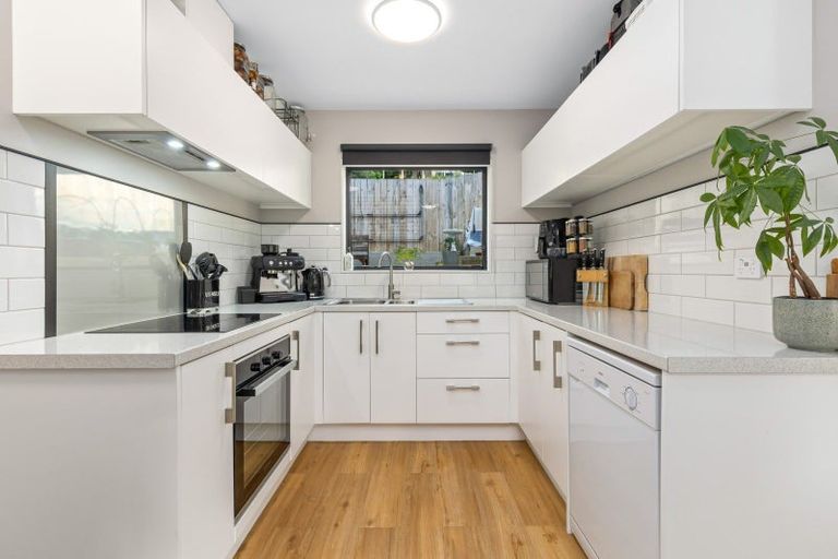 Photo of property in 10/108a Verran Road, Birkdale, Auckland, 0626