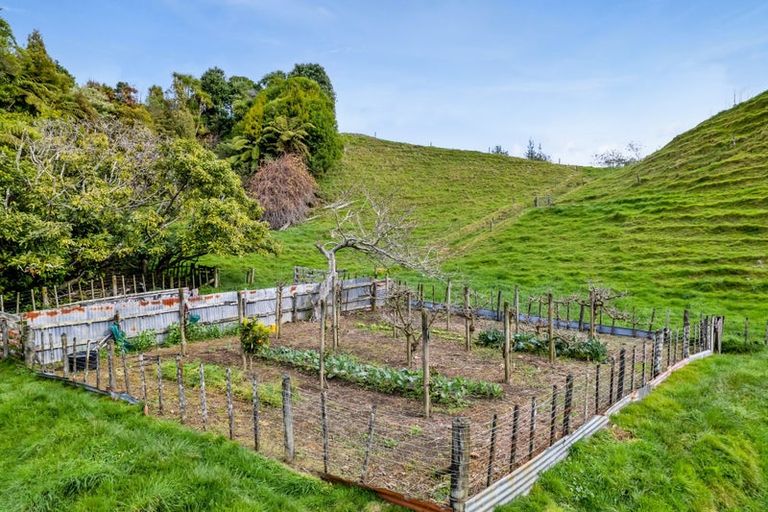 Photo of property in 29 Whakapaki Street, Urenui, 4375