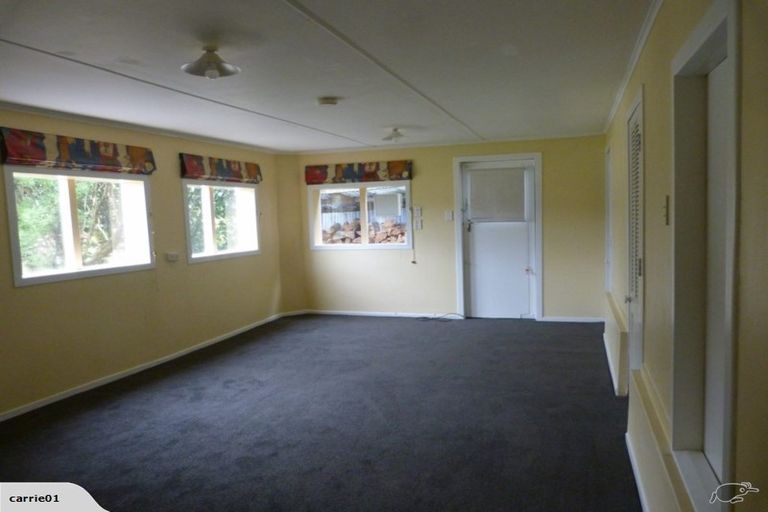 Photo of property in 13 Magdalen Street, Tawa, Wellington, 5028