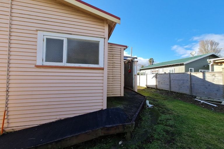 Photo of property in 11 Mona Avenue, Mangere Bridge, Auckland, 2022