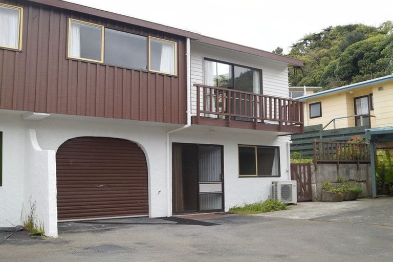 Photo of property in 2/60 Truscott Avenue, Johnsonville, Wellington, 6037
