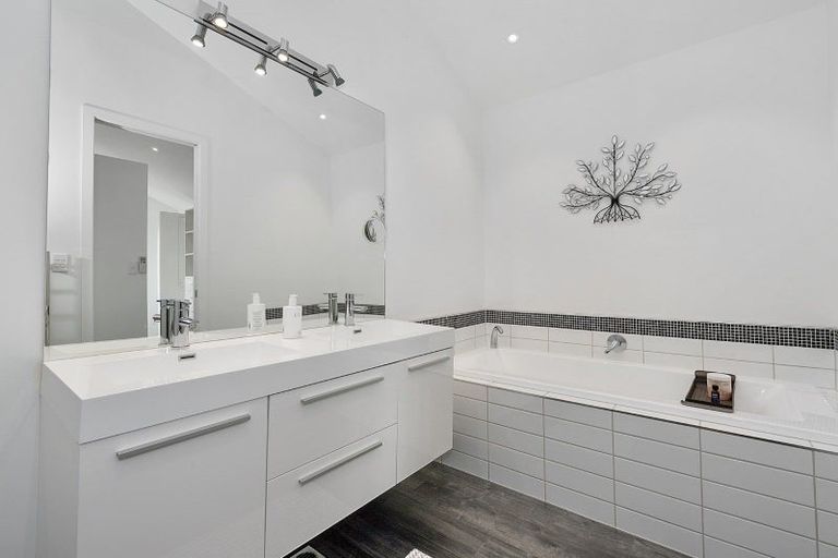 Photo of property in 4/58 Herbert Road, Queenwood, Hamilton, 3210