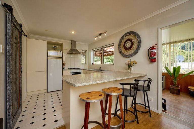 Photo of property in 17 Makura Road, Goose Bay, Kaikoura, 7374