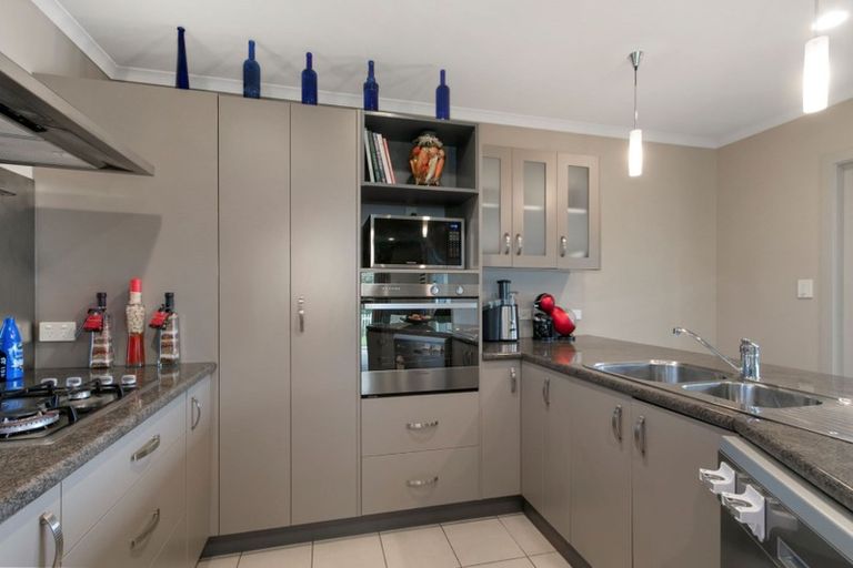 Photo of property in 47 Dowse Drive, Maungaraki, Lower Hutt, 5010