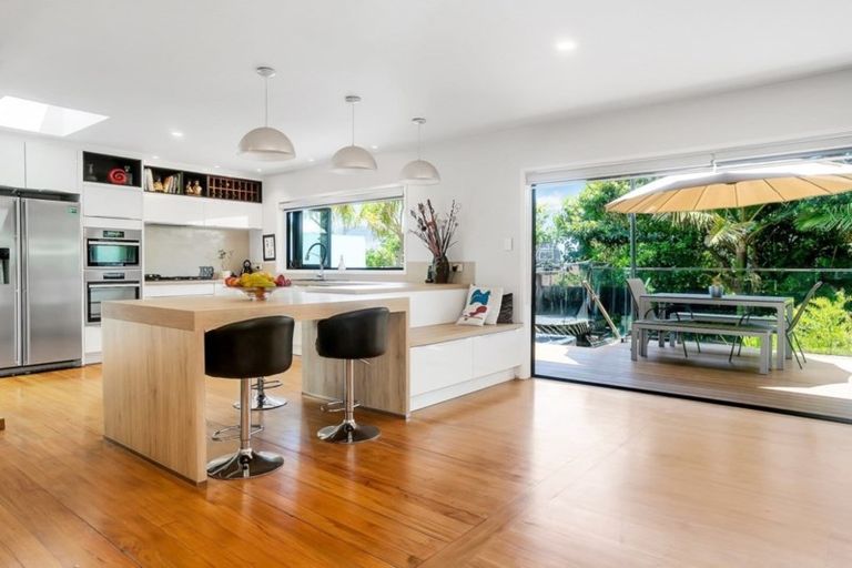 Photo of property in 23 Humariri Street, Point Chevalier, Auckland, 1022