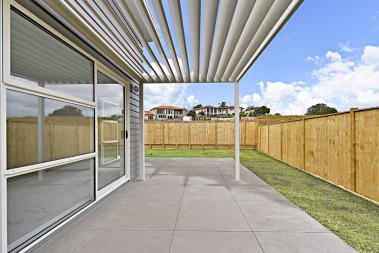 Photo of property in 9 Taikura Avenue, Red Beach, 0932