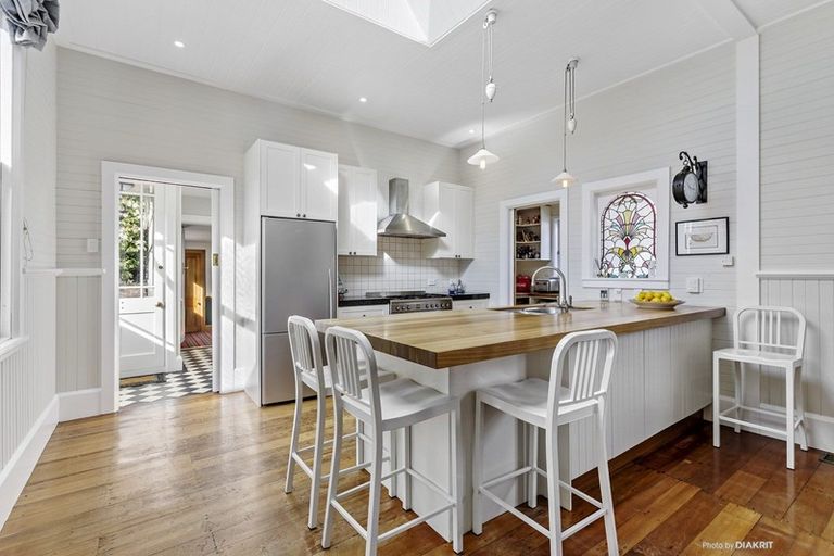 Photo of property in 162 Wadestown Road, Wadestown, Wellington, 6012