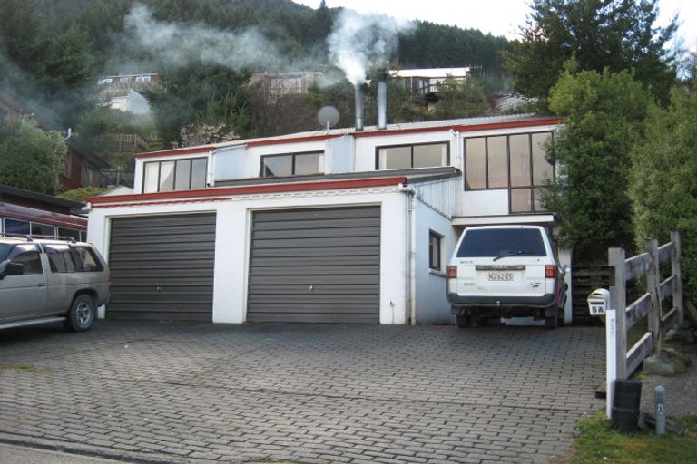 Photo of property in 5b Wye Place, Fernhill, Queenstown, 9300