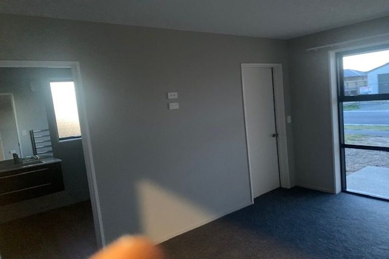 Photo of property in 8/28 Westgate Drive, Westgate, Auckland, 0614