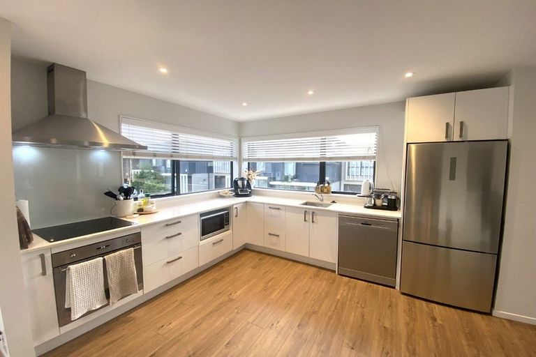 Photo of property in 2 Carder Court, Hobsonville, Auckland, 0618
