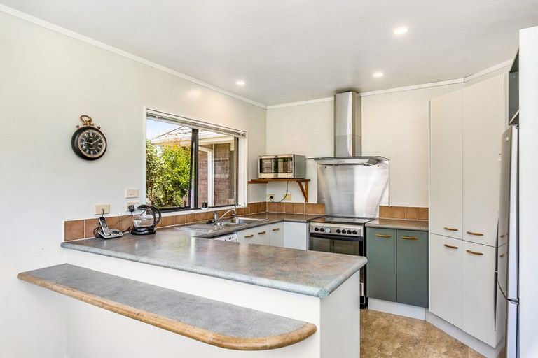 Photo of property in 2 Realm Drive, Paraparaumu, 5032