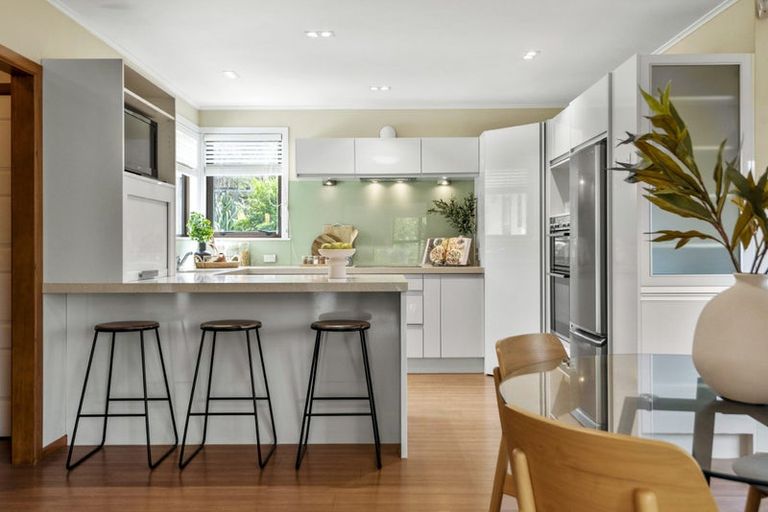 Photo of property in 8 Kauri Road, Birkenhead, Auckland, 0626