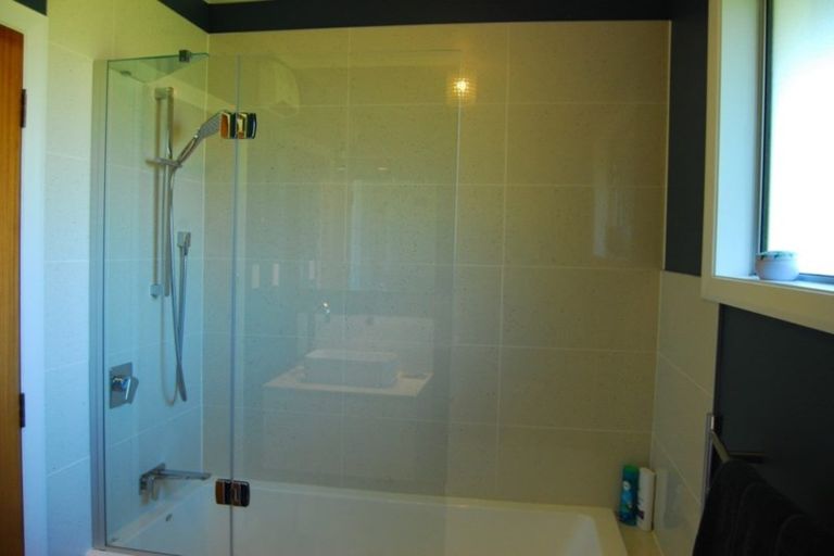 Photo of property in 250a Waikawa Road, Waikawa, Picton, 7220