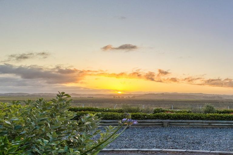 Photo of property in 1/382 Main Road North, Bay View, Napier, 4104