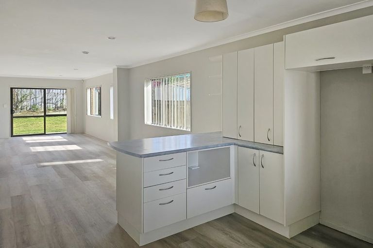 Photo of property in 98d Naylors Drive, Mangere, Auckland, 2022