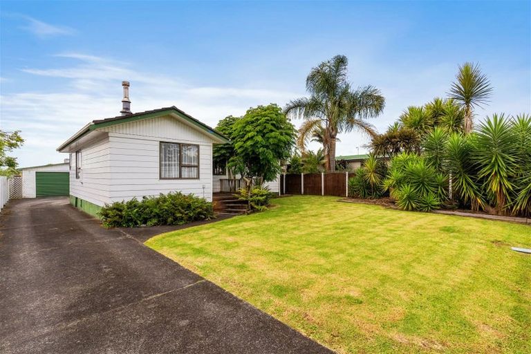 Photo of property in 13 Oakmont Place, Wattle Downs, Auckland, 2103