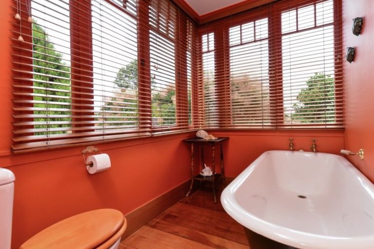 Photo of property in 1 Oakley Avenue, Claudelands, Hamilton, 3214