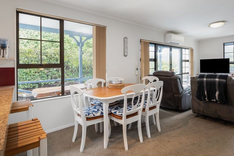 Photo of property in 168 Waikawa Road, Picton, 7220