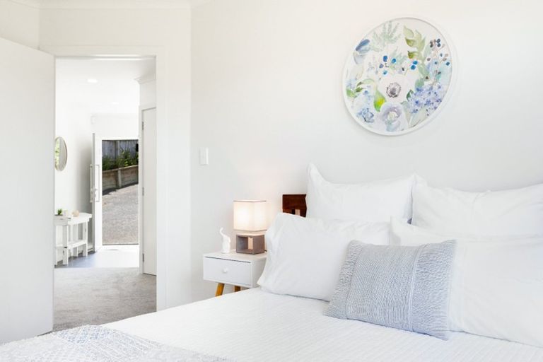 Photo of property in 2/19 Limmer Place, Browns Bay, Auckland, 0632