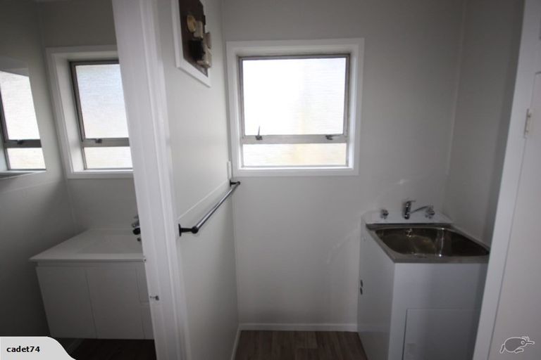 Photo of property in 64a Clayburn Road, Glen Eden, Auckland, 0602