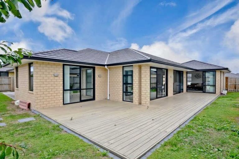 Photo of property in 8 Sirius Crescent, Rototuna North, Hamilton, 3210
