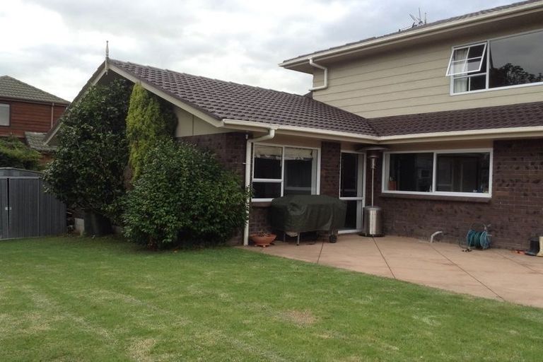 Photo of property in 27 Cumbrian Place, Conifer Grove, Takanini, 2112