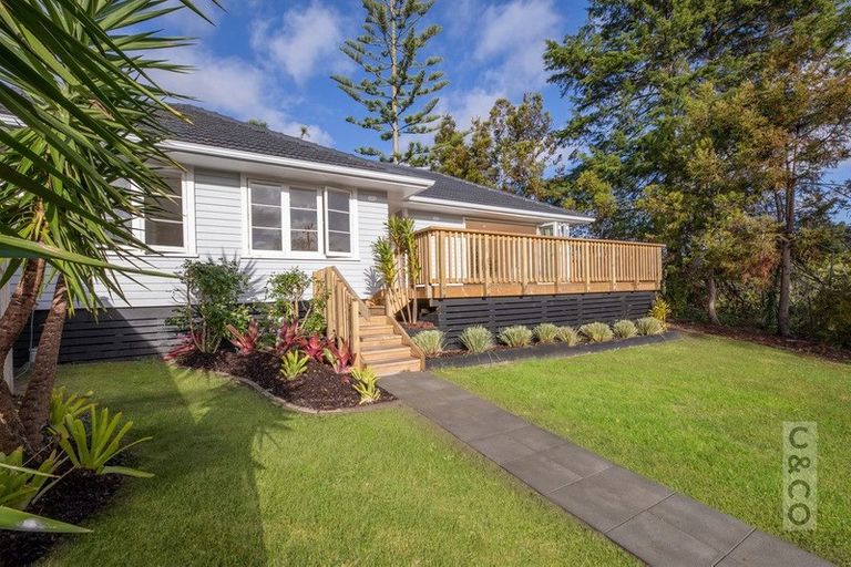 Photo of property in 407a Main Road, Huapai, Kumeu, 0810