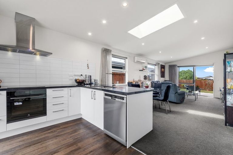 Photo of property in 3 Ponga Place, Papamoa Beach, Papamoa, 3118