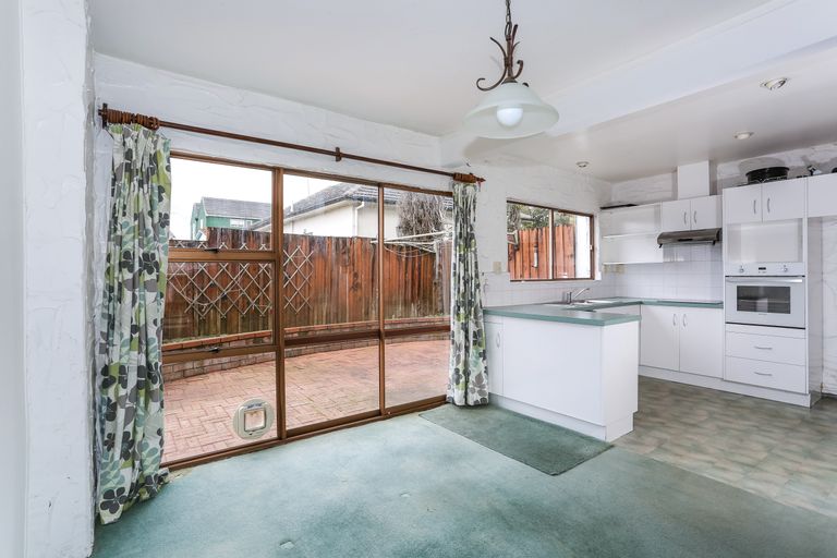 Photo of property in 2/8 Wood Street, Papakura, 2110
