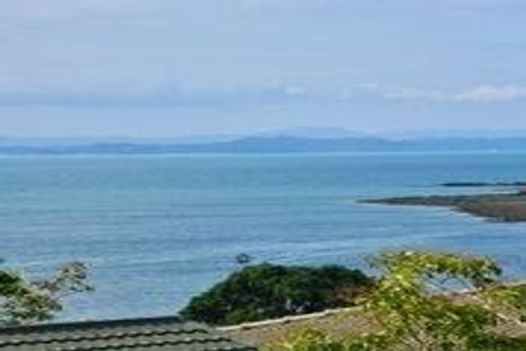 Photo of property in 1038 Whangaparaoa Road, Tindalls Beach, Whangaparaoa, 0930