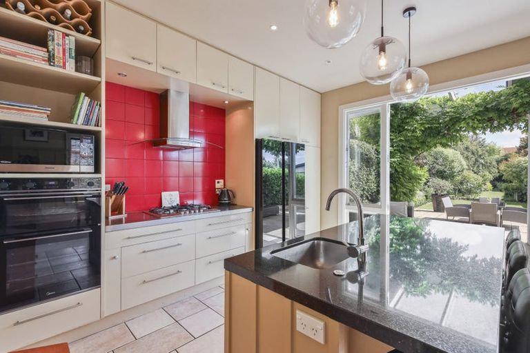 Photo of property in 35 Aylmer Street, Somerfield, Christchurch, 8024