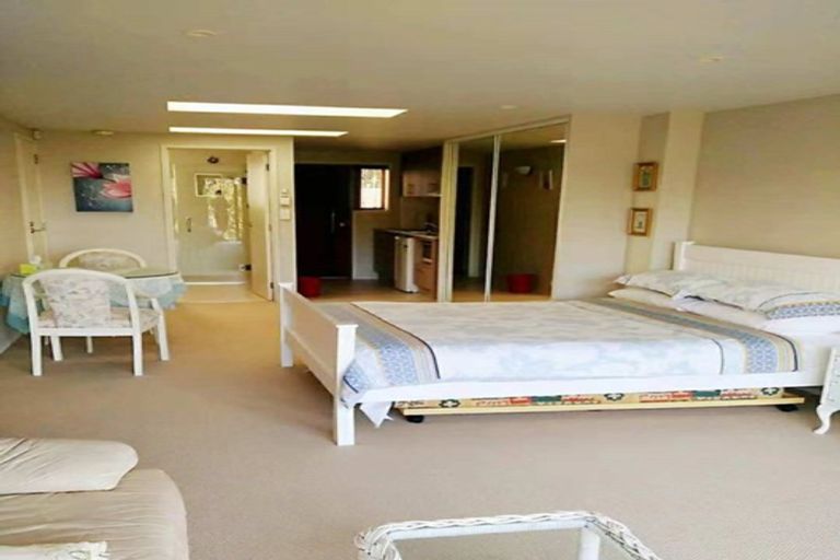 Photo of property in 31 Mcmillan Place, Mellons Bay, Auckland, 2014