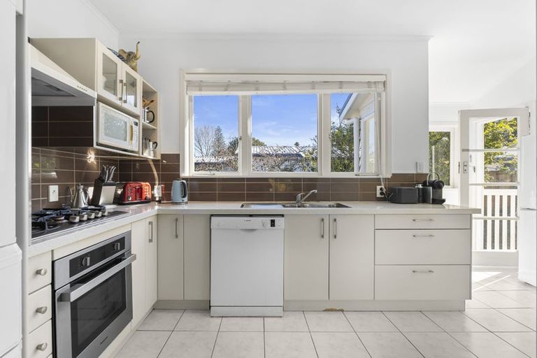 Photo of property in 1/37 Harley Road, Takapuna, Auckland, 0622