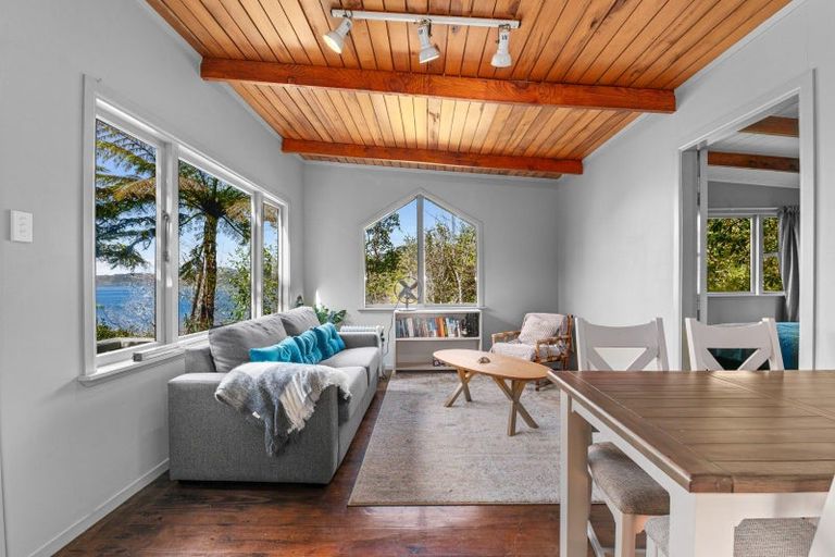 Photo of property in 35 Spencer Road, Lake Tarawera, Rotorua, 3076