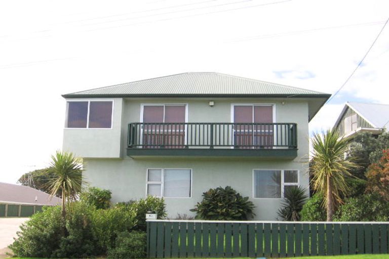 Photo of property in 43 Shortt Street, Foxton Beach, Foxton, 4815