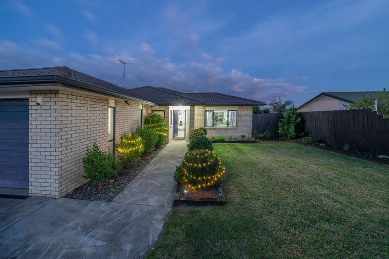 Photo of property in 45 Nicholas Gibbons Drive, Clendon Park, Auckland, 2103